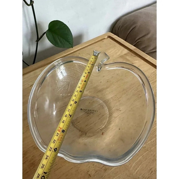 Home Beautiful Apple glass bowl - Picture 2 of 7